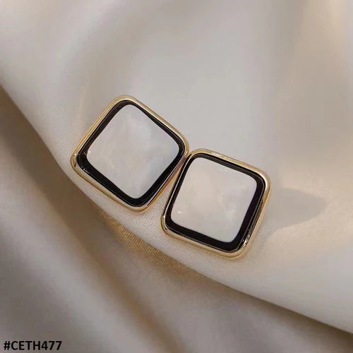 CETH477 ZCD Step Cushion Stud Ear Tops Pair