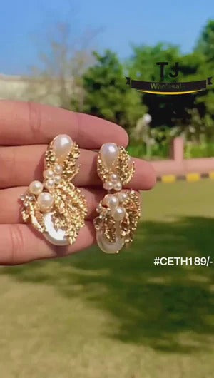 CETH189 ZLX Pearl Studs